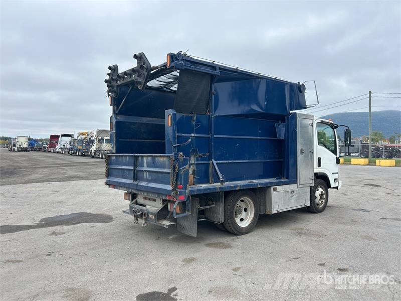 Isuzu NPR 4x2 Chipper Truck Kamioni za piljevinu