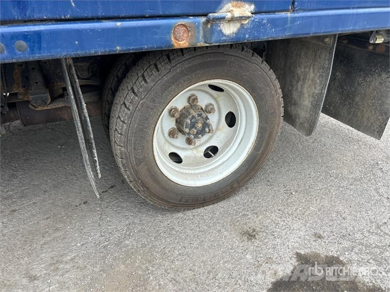Isuzu NPR 4x2 Chipper Truck Kamioni za piljevinu