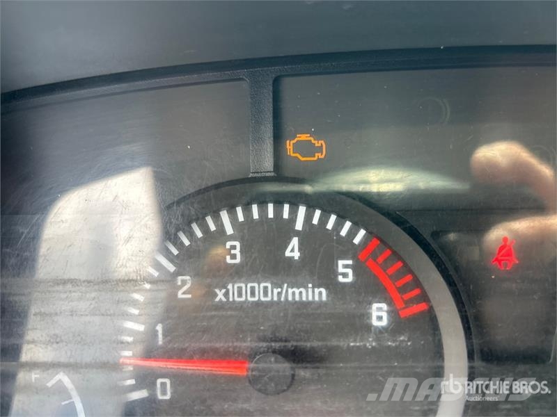 Isuzu NPR EFI 4x2 Van Truck 탑차 트럭
