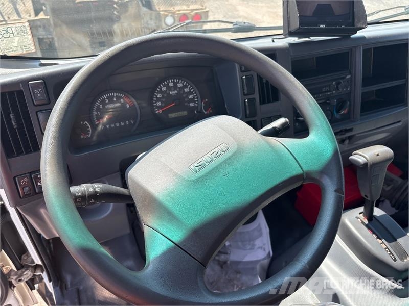 Isuzu NPR EFI 4x2 Van Truck 탑차 트럭