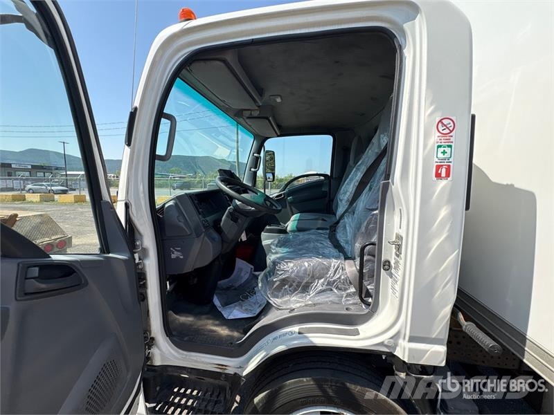 Isuzu NPR EFI 4x2 Van Truck 탑차 트럭