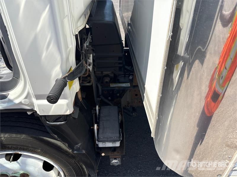 Isuzu NPR EFI 4x2 Van Truck 탑차 트럭