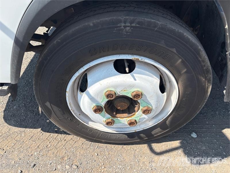 Isuzu NPR EFI 4x2 Van Truck 탑차 트럭