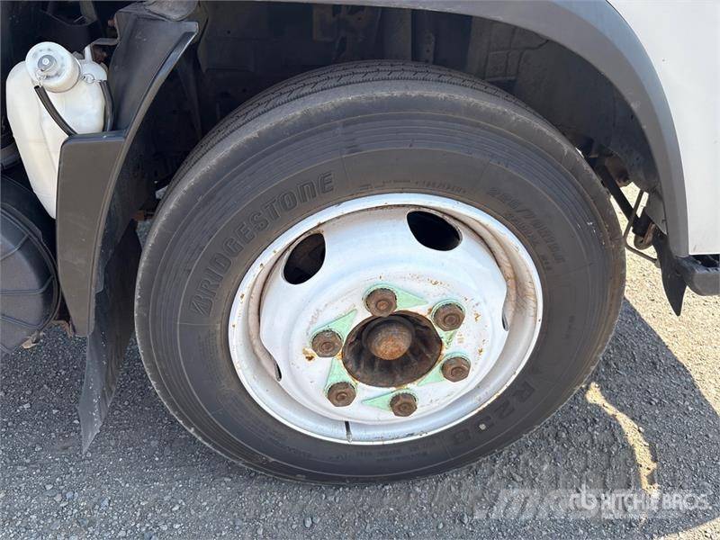 Isuzu NPR EFI 4x2 Van Truck 탑차 트럭