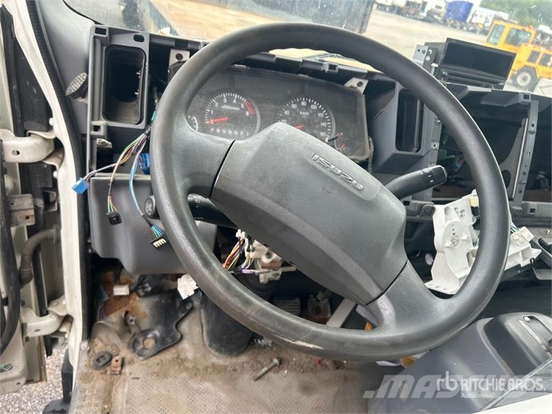 Isuzu NPR HD Camion cassonati