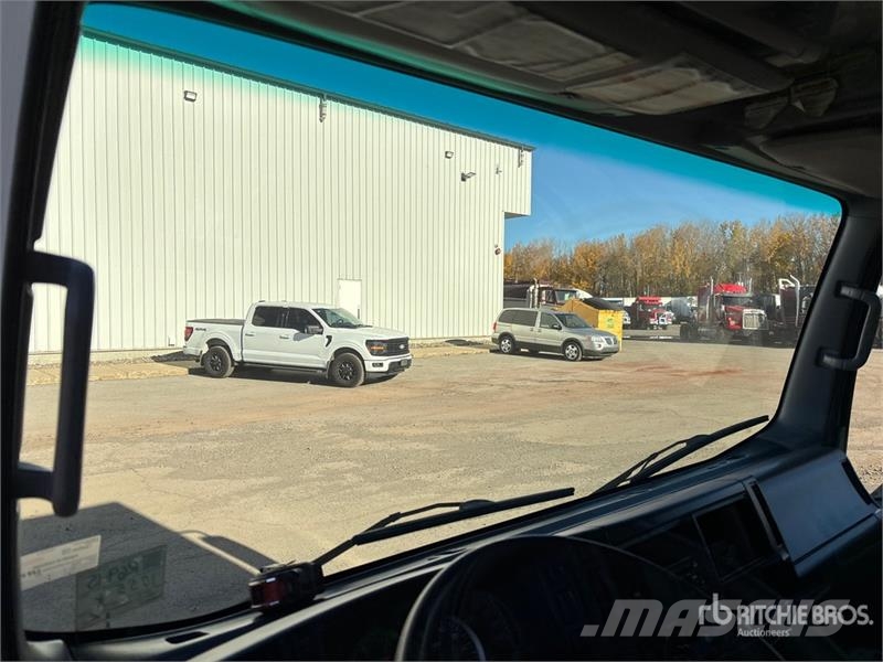 Isuzu NPR HD Kapali kasa kamyonlar