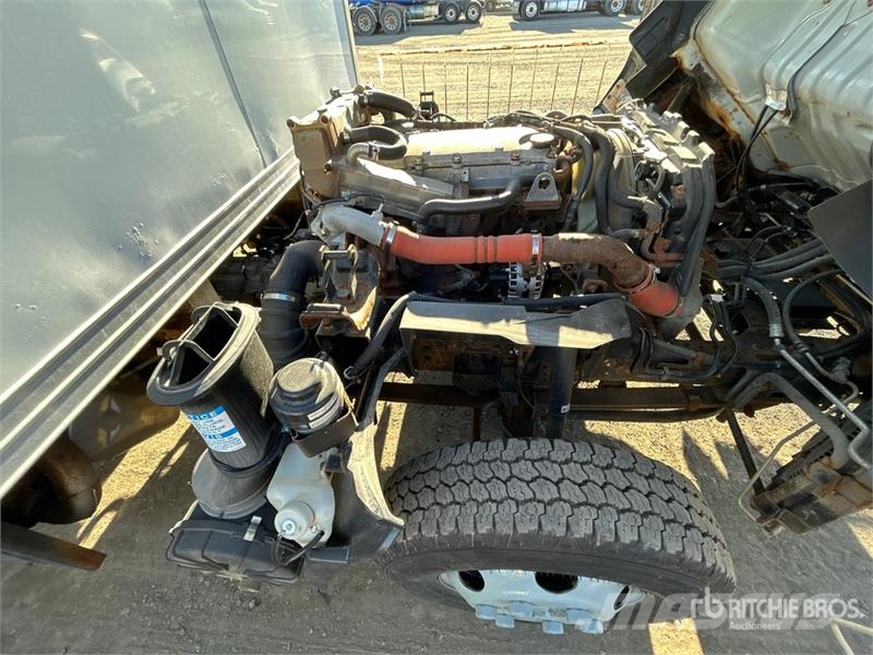 Isuzu NPR HD Sanduk kamioni