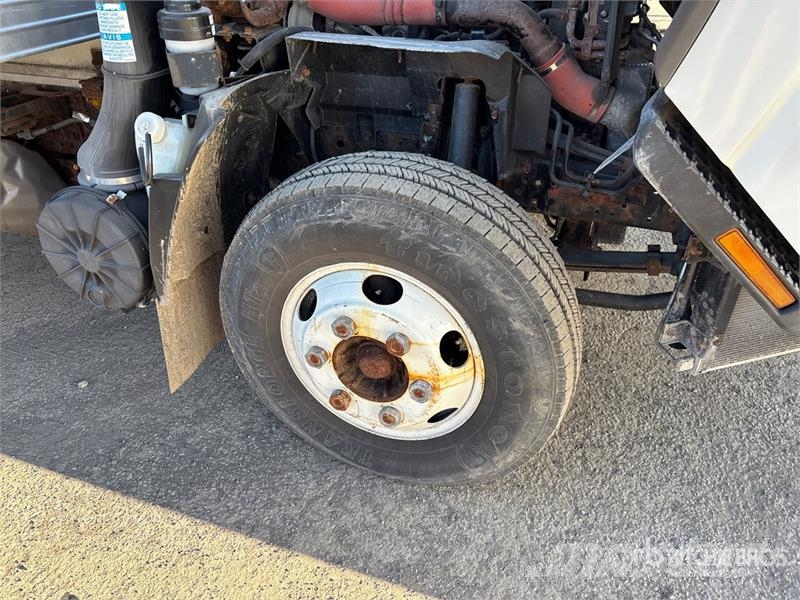 Isuzu NPR HD Kapali kasa kamyonlar