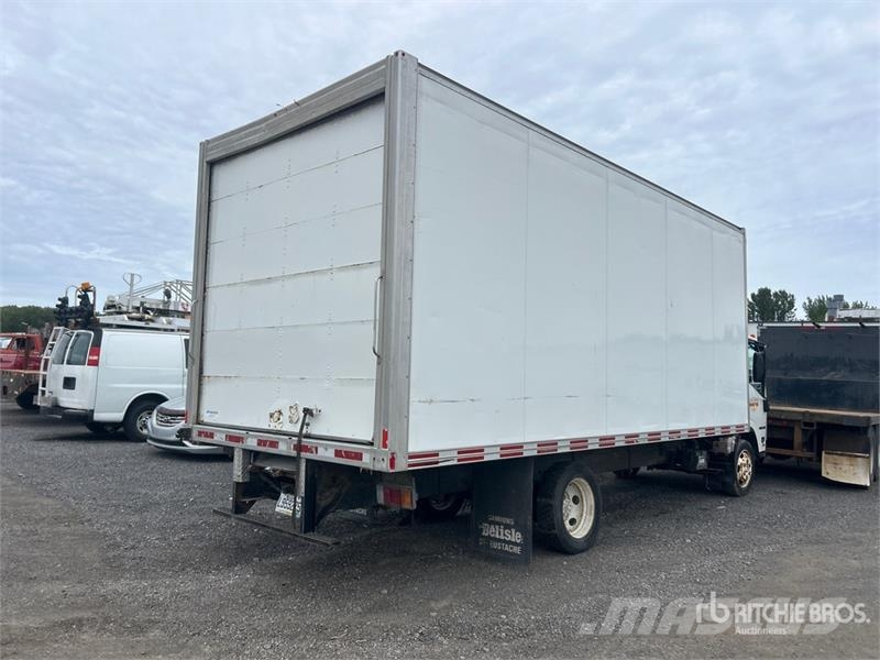 Isuzu NPR HD Camion cassonati