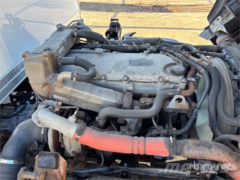 Isuzu NPR HD Kapali kasa kamyonlar