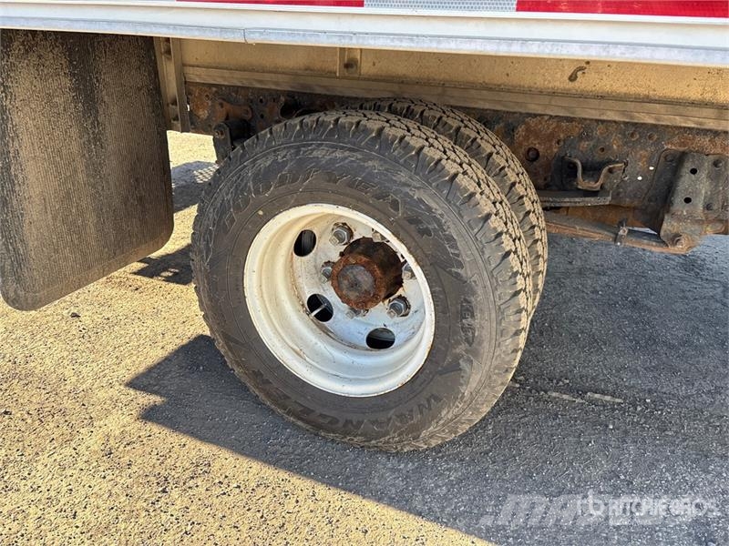 Isuzu NPR HD Kapali kasa kamyonlar