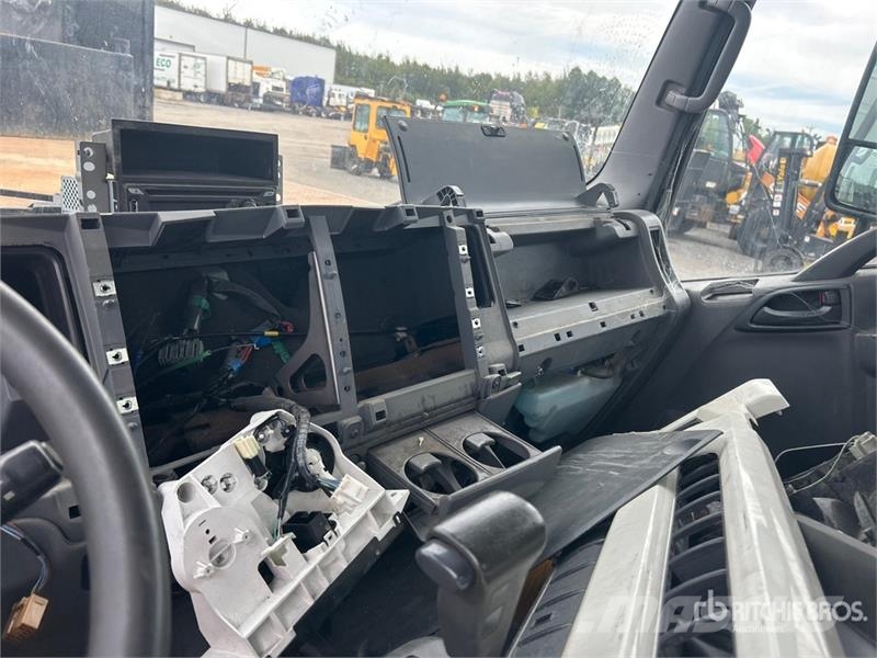 Isuzu NPR HD Camion cassonati