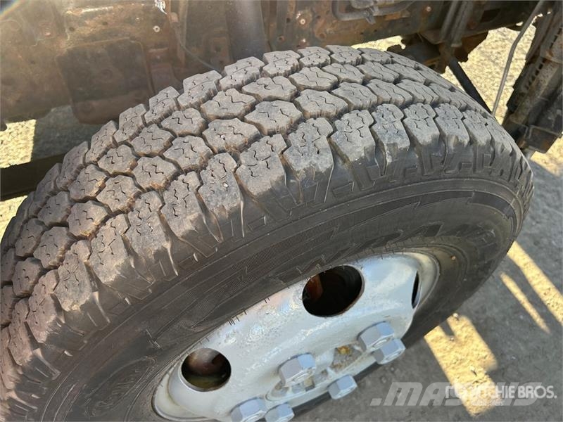 Isuzu NPR HD Sanduk kamioni