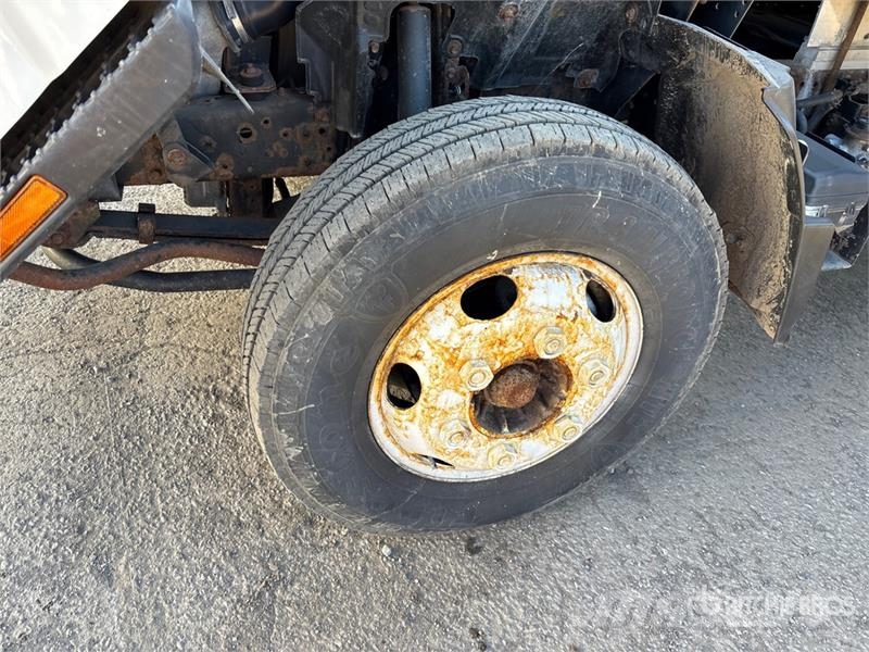 Isuzu NPR HD Kapali kasa kamyonlar