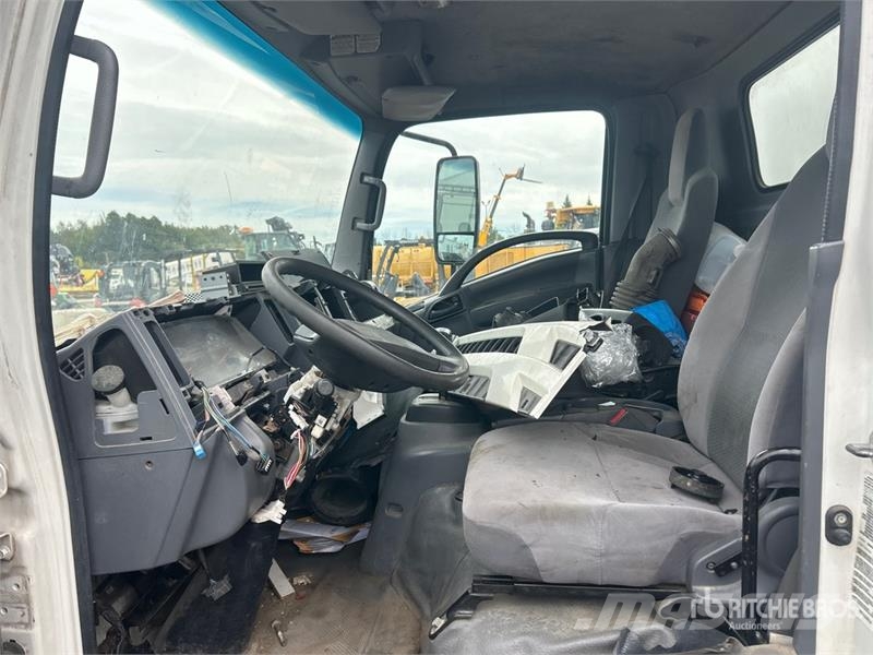 Isuzu NPR HD Camion cassonati