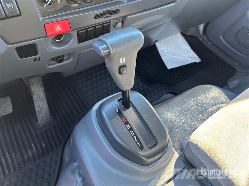 Isuzu NPR HD Kapali kasa kamyonlar