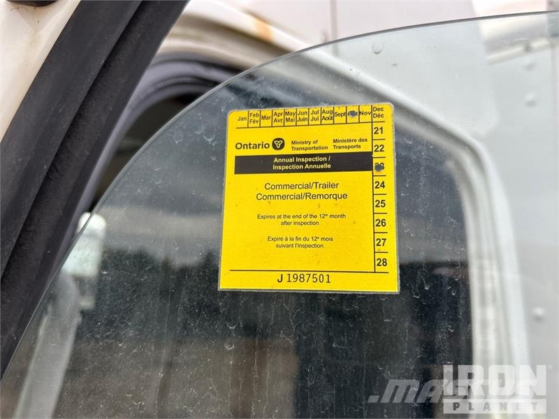Isuzu NPR-XD 4x2 Van Truck (Inoperable) Sanduk kamioni