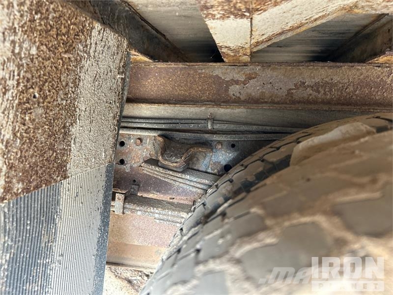 Isuzu NPR-XD 4x2 Van Truck (Inoperable) Sanduk kamioni