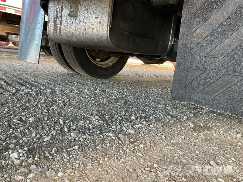 Isuzu NPR-XD 4x2 Van Truck Skriňová nadstavba