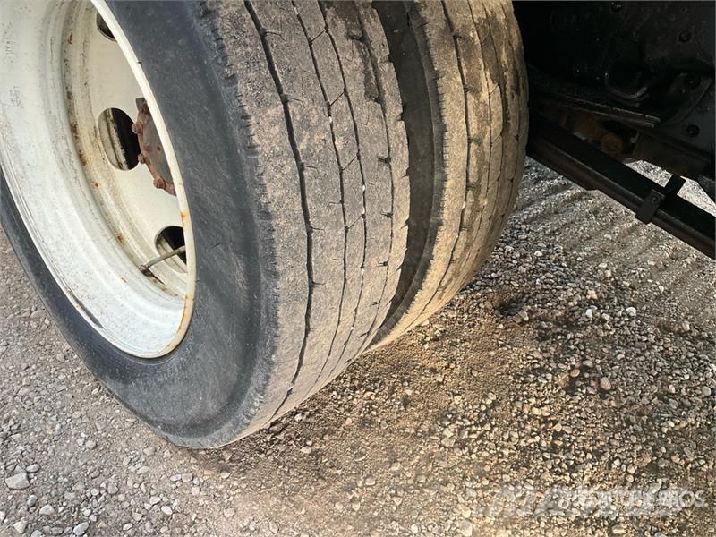 Isuzu NPR-XD 4x2 Van Truck Skriňová nadstavba