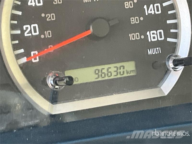 Isuzu NPR-XD 4x2 Van Truck Skriňová nadstavba