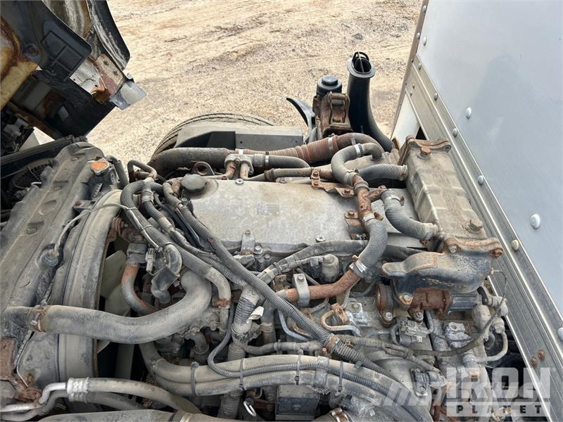 Isuzu NPR-XD 4x2 Van Truck (Inoperable) Sanduk kamioni