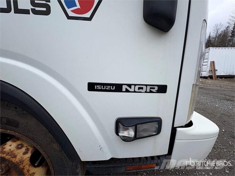 Isuzu NPR-XD 4x2 Van Truck Tovornjaki zabojniki