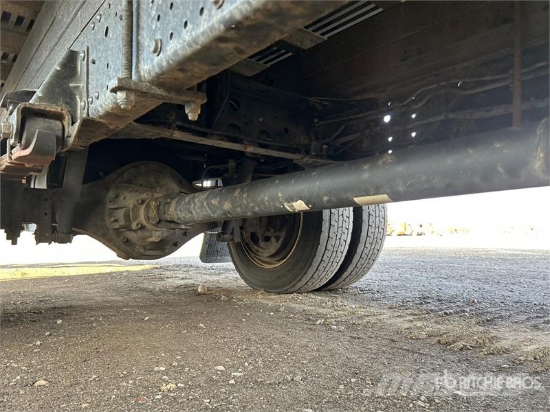 Isuzu NRR Kapali kasa kamyonlar