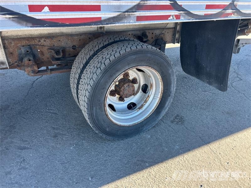 Isuzu NRR Dobozos teherautók