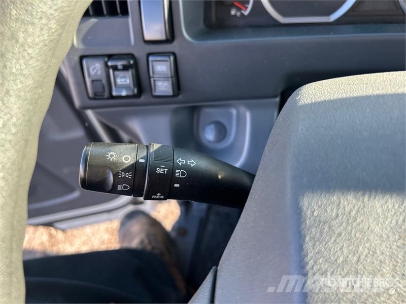 Isuzu NRR Kapali kasa kamyonlar