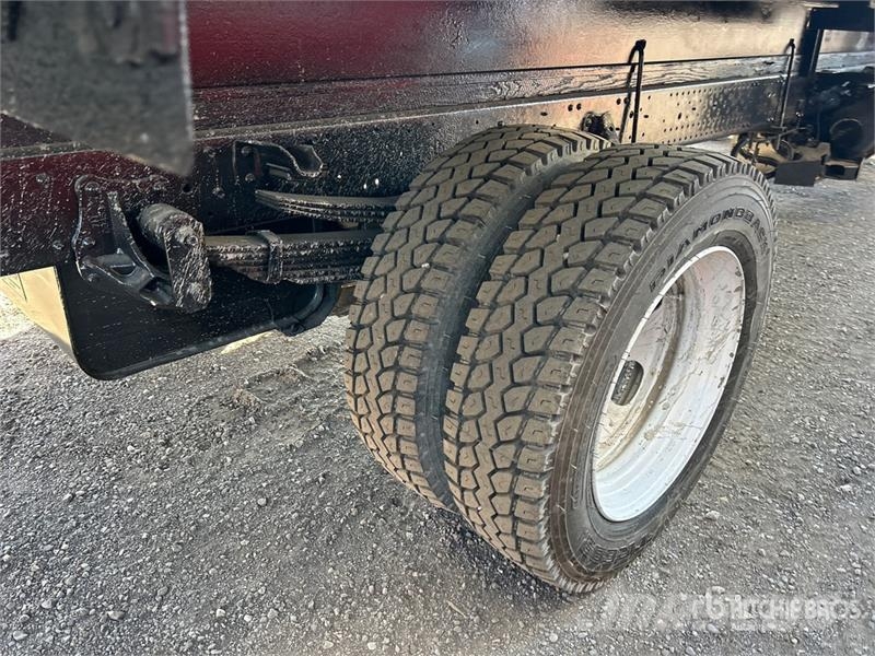 Isuzu NRR Temperature controlled trucks