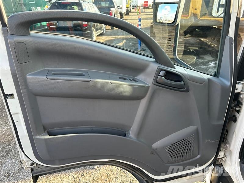 Isuzu NRR Kapali kasa kamyonlar