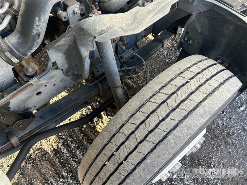 Isuzu NRR Kapali kasa kamyonlar