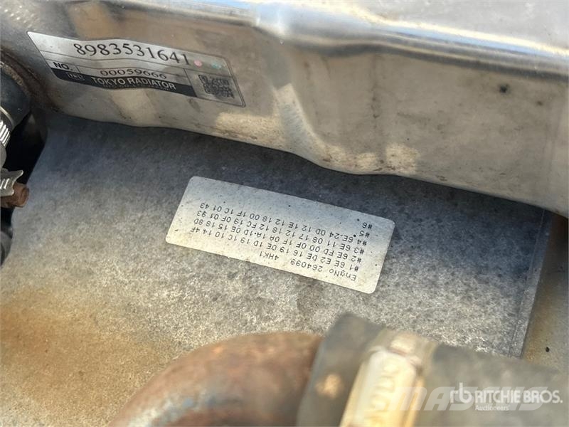 Isuzu NRR Фургони