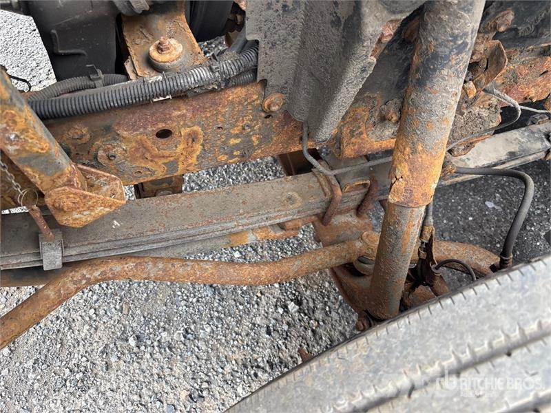 Isuzu NRR Umpikorikuorma-autot