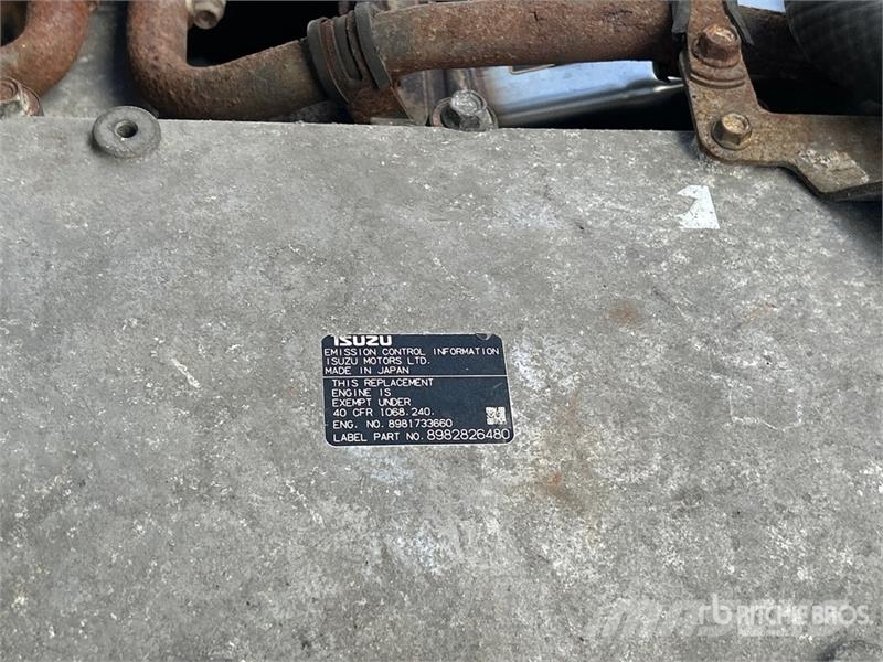 Isuzu NRR Фургони