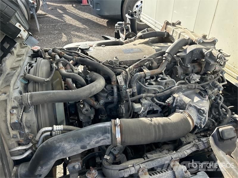 Isuzu NRR Kapali kasa kamyonlar