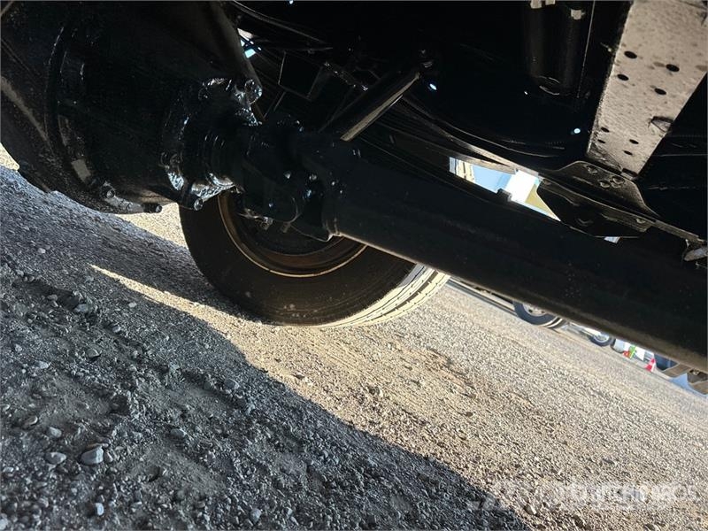 Isuzu NRR Temperature controlled trucks