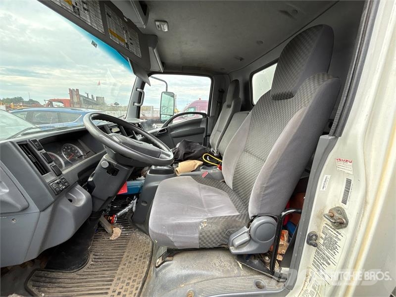 Isuzu NRR Umpikorikuorma-autot