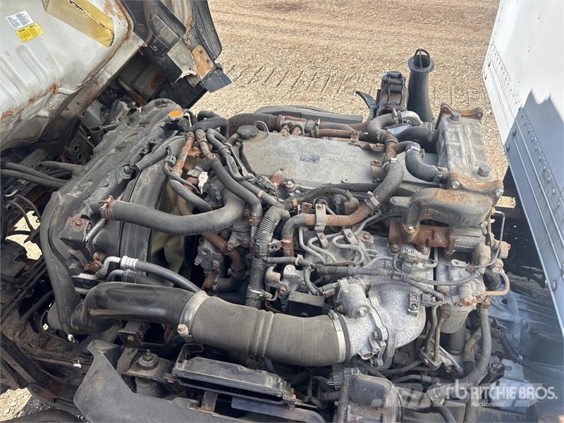 Isuzu NRR 탑차 트럭