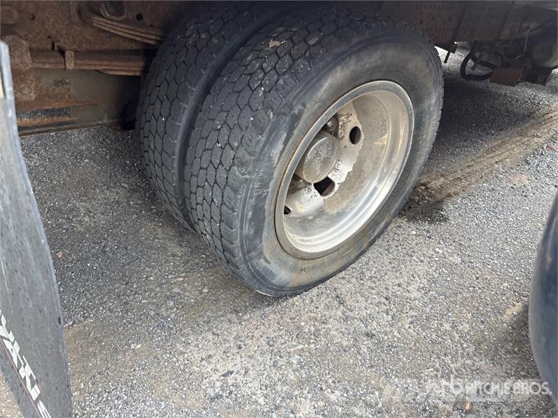 Isuzu NRR Umpikorikuorma-autot