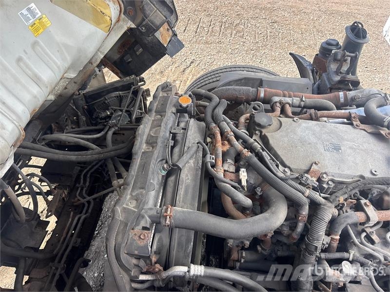 Isuzu NRR 탑차 트럭