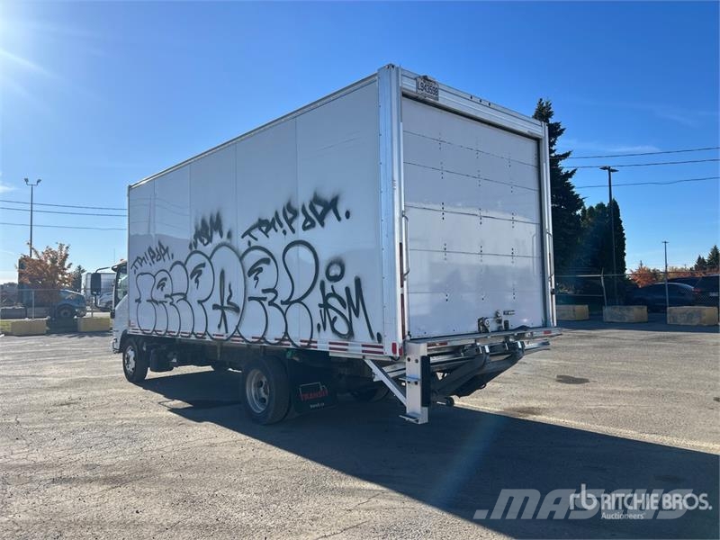Isuzu NRR Dobozos teherautók