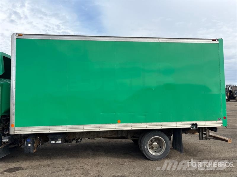 Isuzu NRR Bakwagens met gesloten opbouw