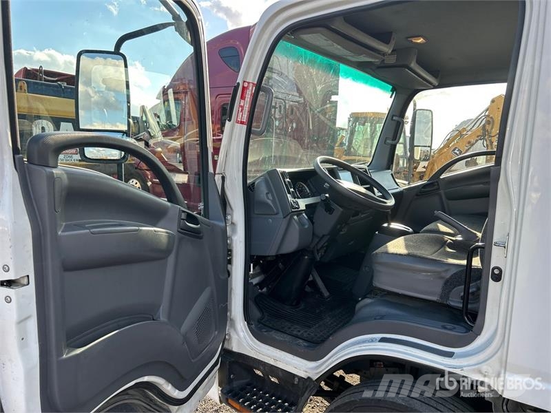Isuzu NRR Kapali kasa kamyonlar