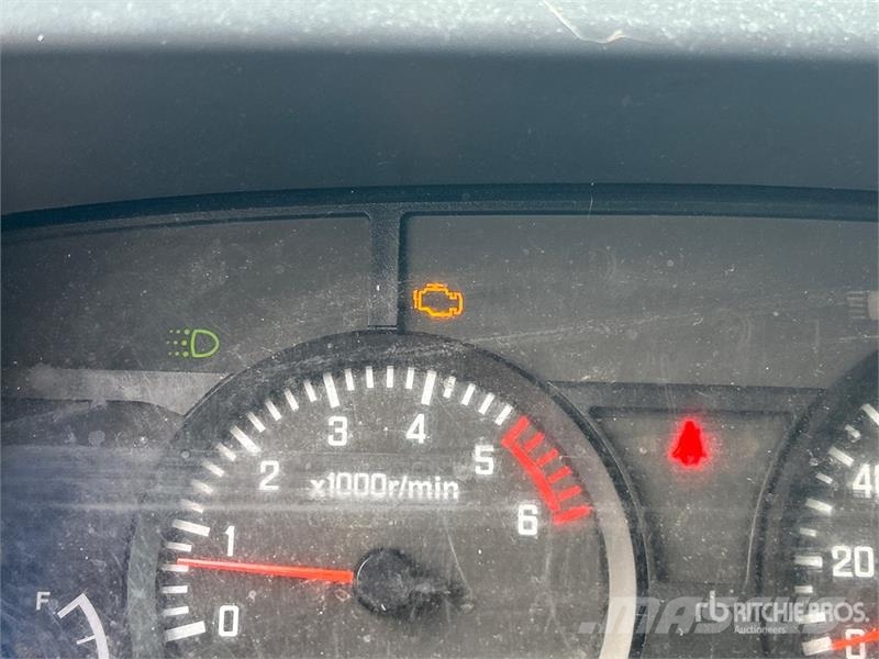 Isuzu NRR Kofferaufbau