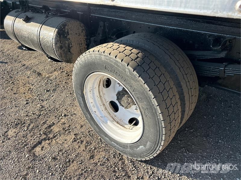 Isuzu NRR Temperature controlled trucks