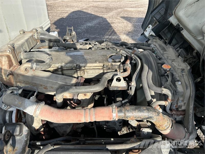 Isuzu NRR Kapali kasa kamyonlar