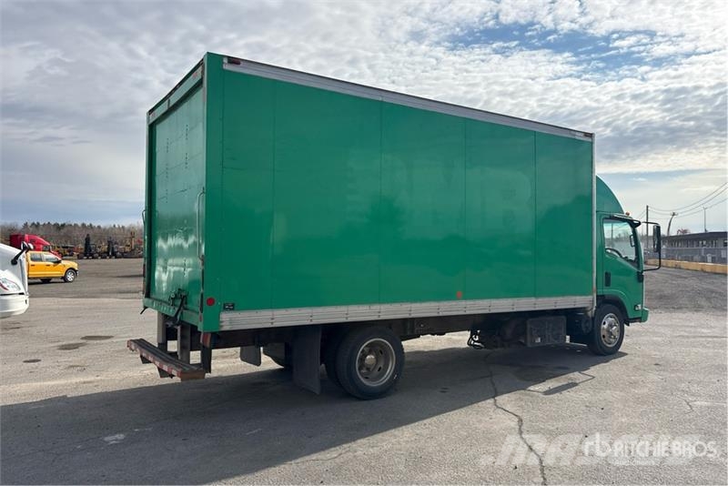 Isuzu NRR Bakwagens met gesloten opbouw