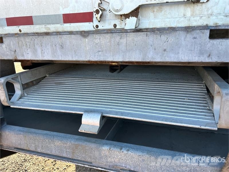 Isuzu NRR Temperature controlled trucks
